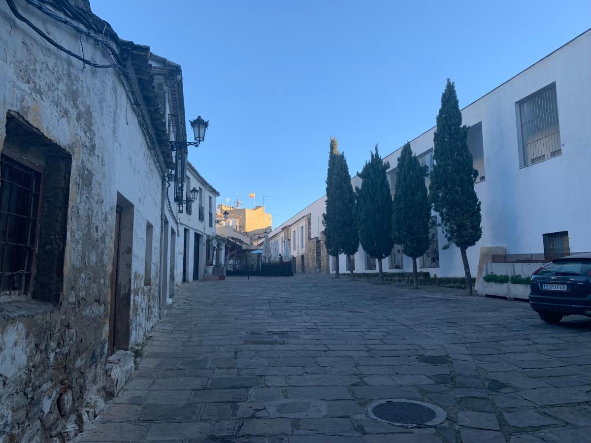 Hostal Poeta Machado Baeza Zewnętrze zdjęcie